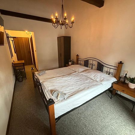 Hotel Plzensky Dvur Frýdek-Místek Zewnętrze zdjęcie