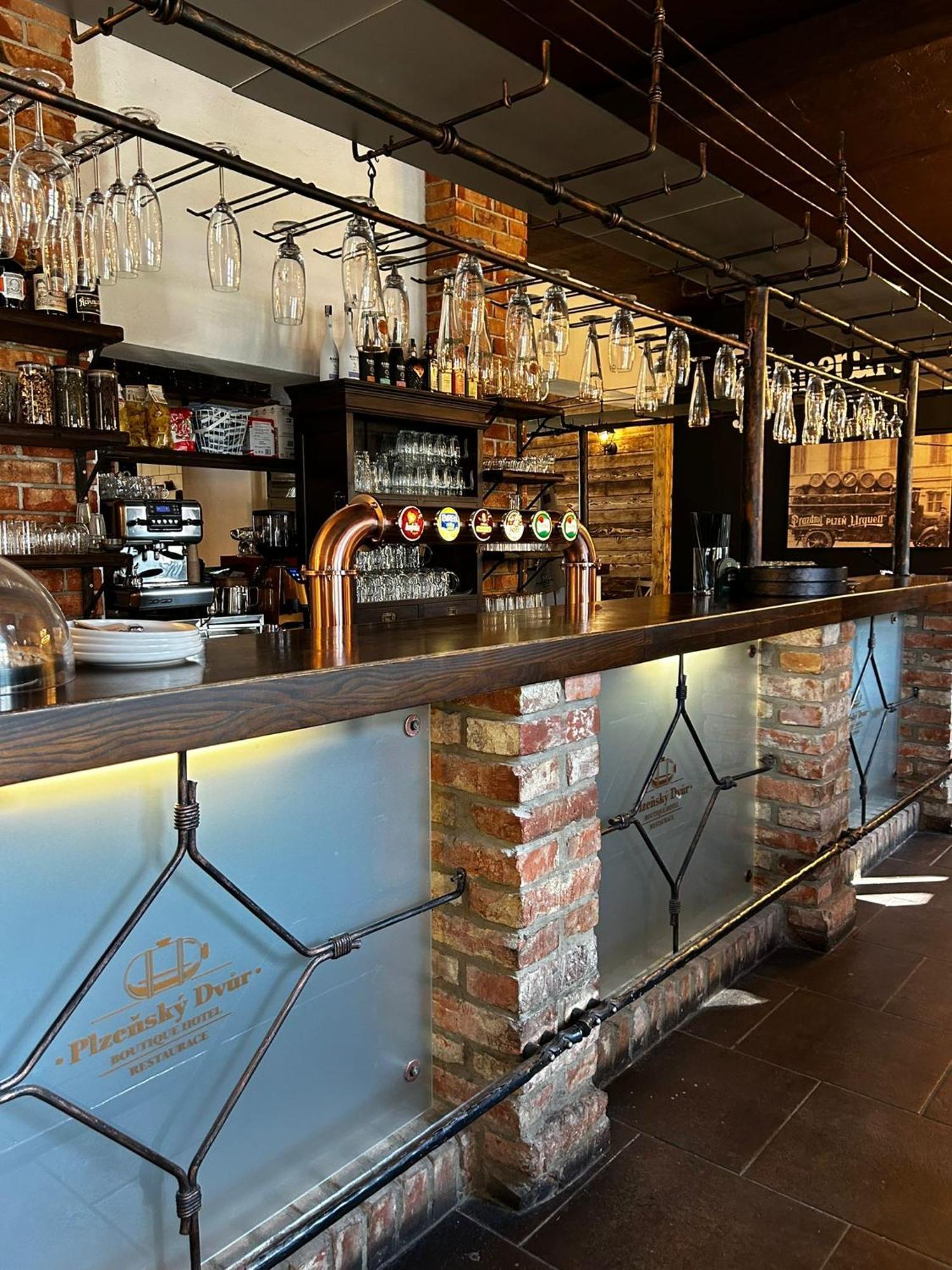 Hotel Plzensky Dvur Frýdek-Místek Zewnętrze zdjęcie