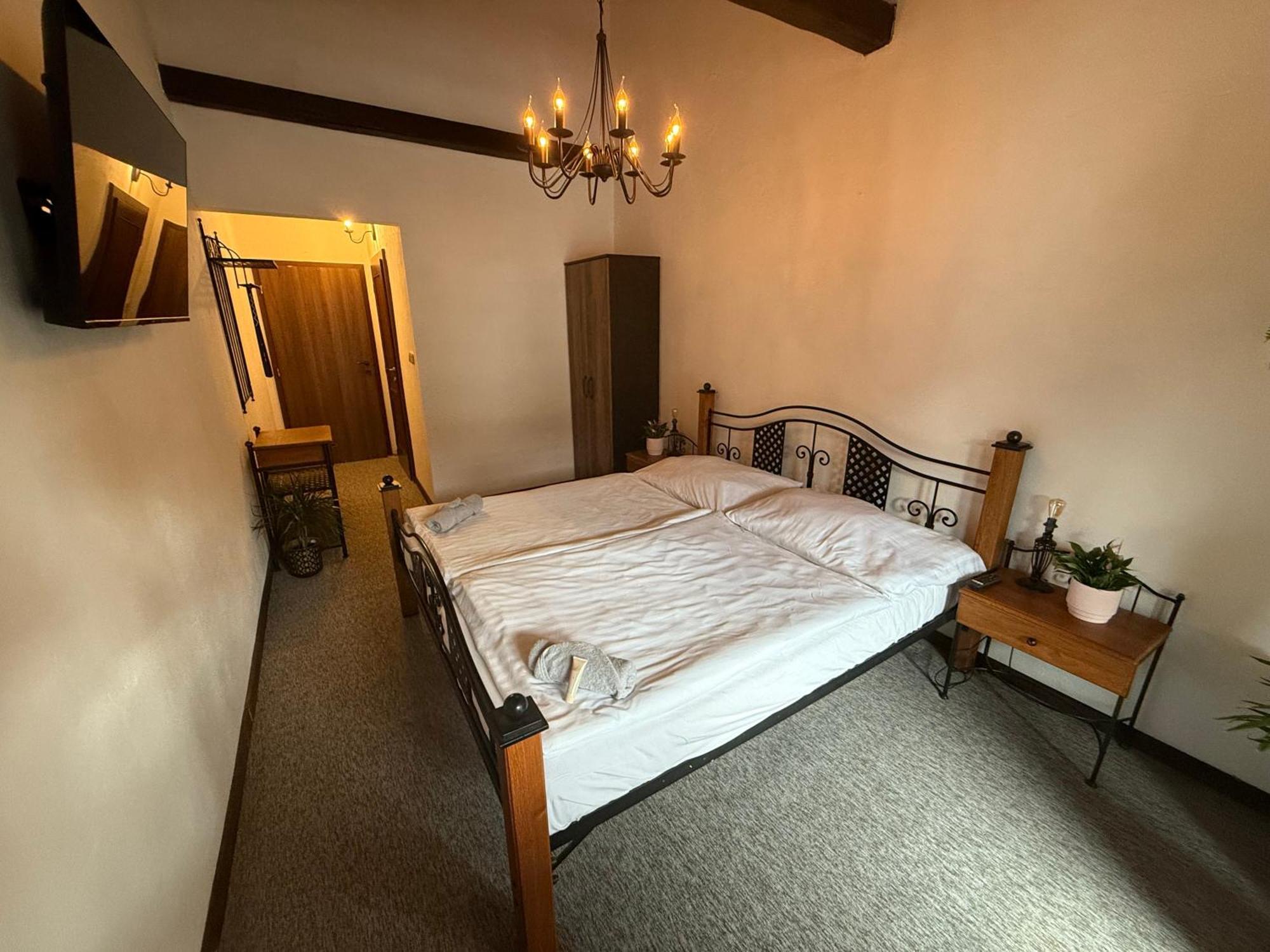 Hotel Plzensky Dvur Frýdek-Místek Zewnętrze zdjęcie