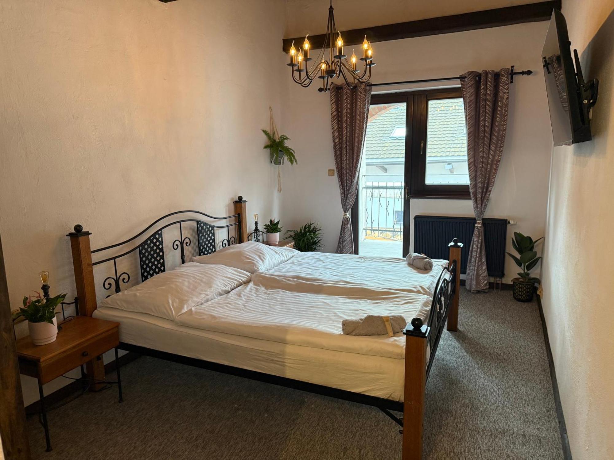 Hotel Plzensky Dvur Frýdek-Místek Zewnętrze zdjęcie