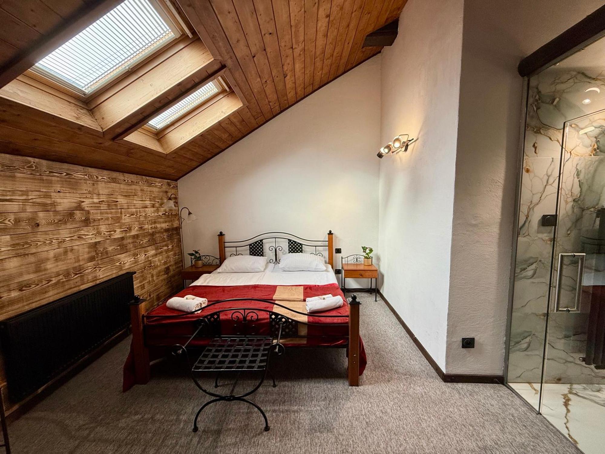 Hotel Plzensky Dvur Frýdek-Místek Zewnętrze zdjęcie