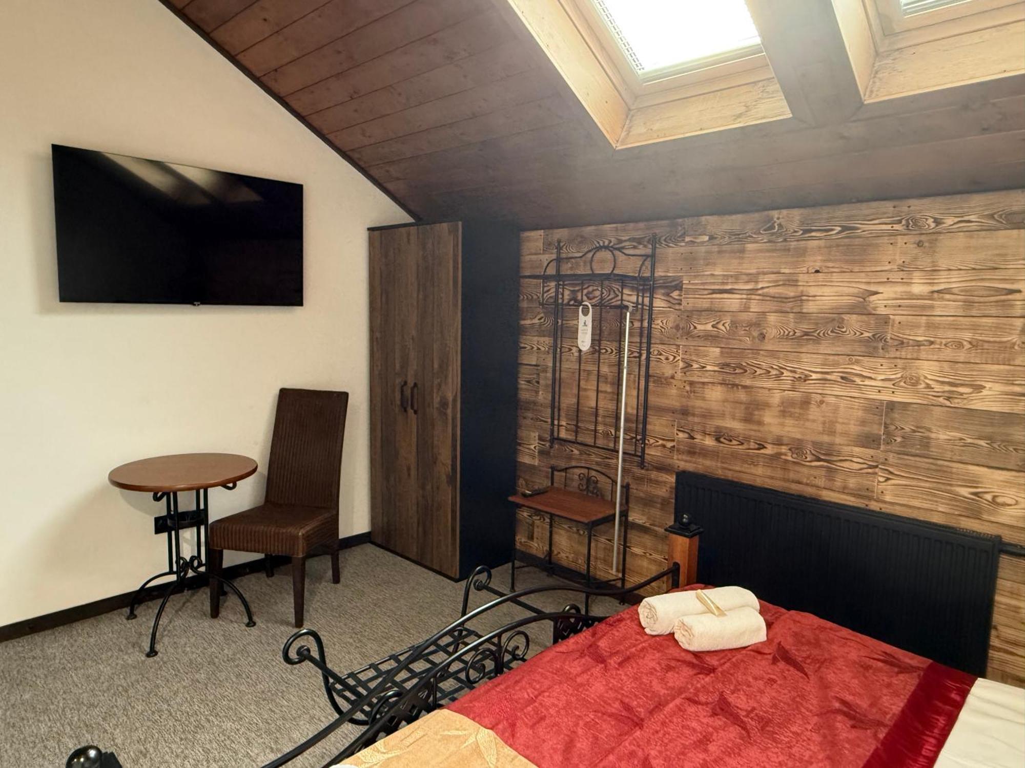 Hotel Plzensky Dvur Frýdek-Místek Zewnętrze zdjęcie