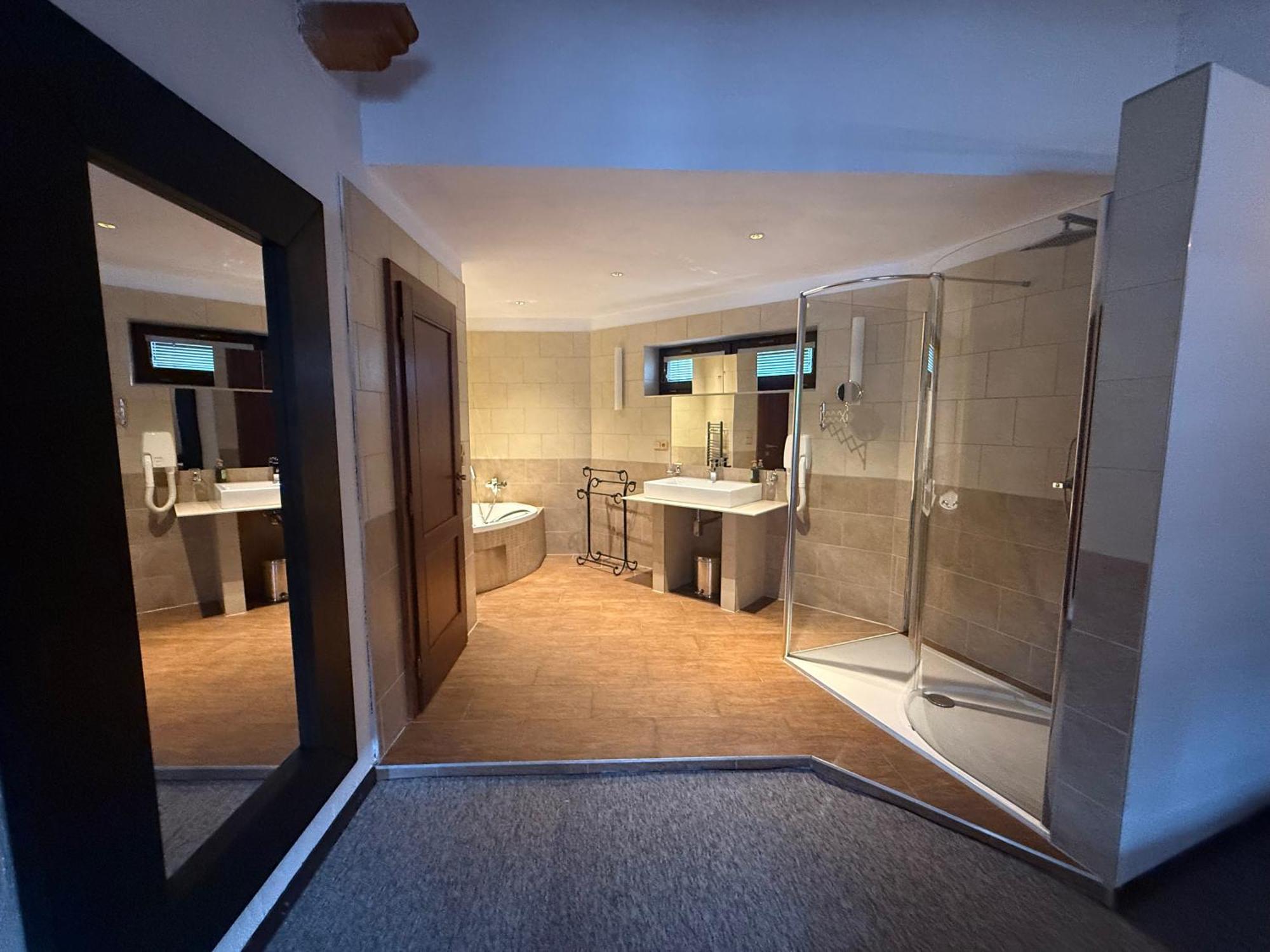Hotel Plzensky Dvur Frýdek-Místek Zewnętrze zdjęcie