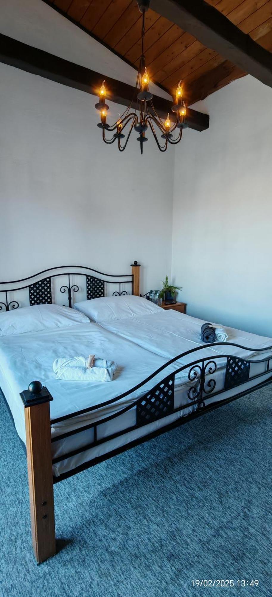 Hotel Plzensky Dvur Frýdek-Místek Zewnętrze zdjęcie